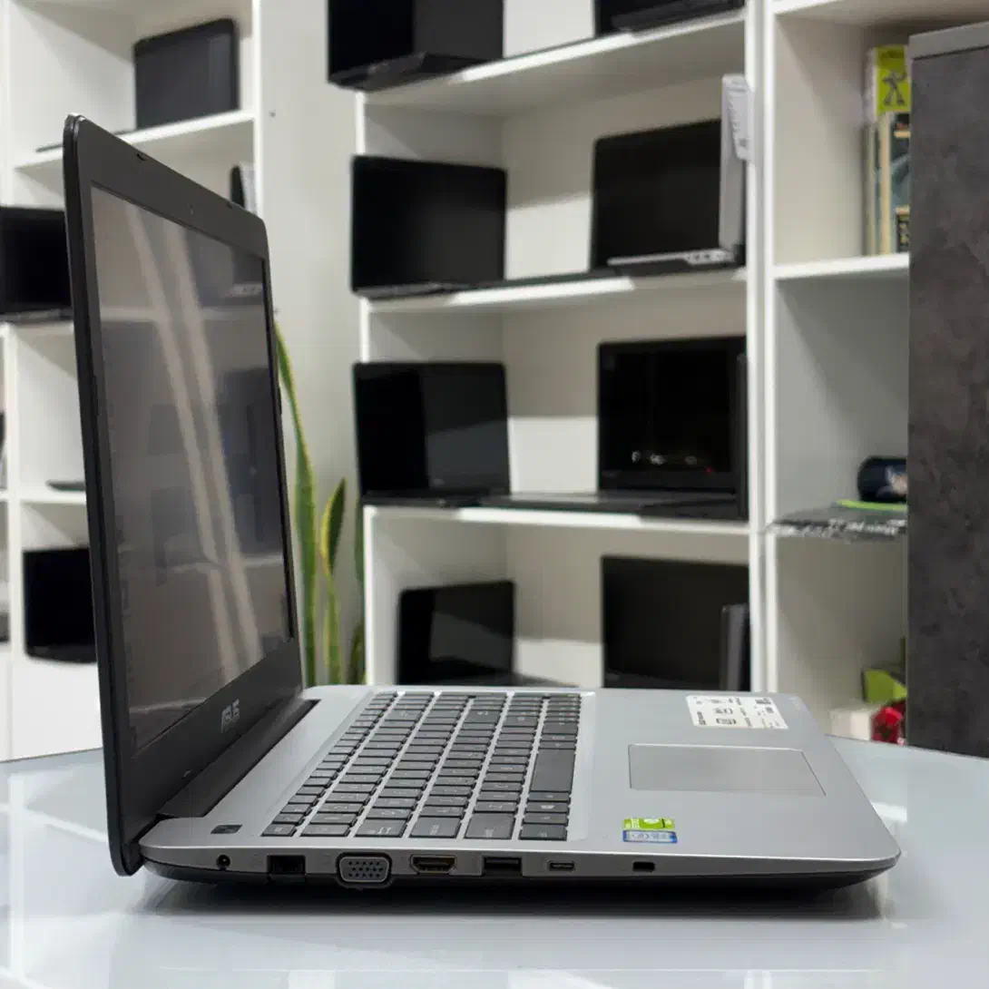 لپ تاپasus گرافیکدار درحدنو(گارانتی کتبی)|رایانه همراه|کاشان, معلم|دیوار