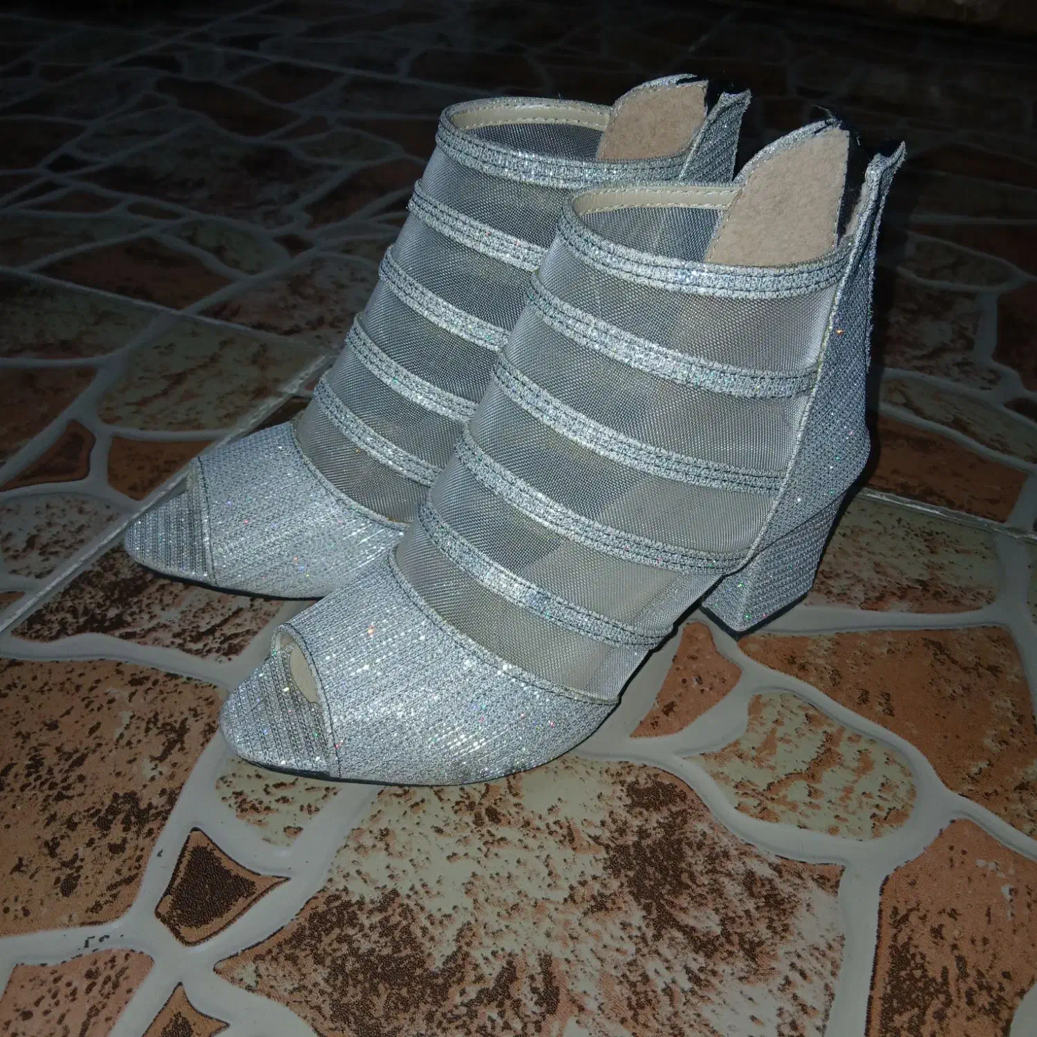 نقره ای کفش|کیف، کفش، کمربند|اهواز, علی آباد|دیوار