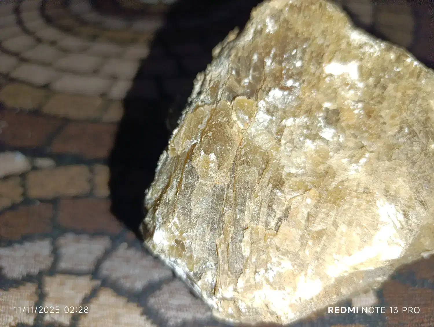 آرگونیت طلایی معدنی|کلکسیون اشیاء عتیقه|شمشک, |دیوار