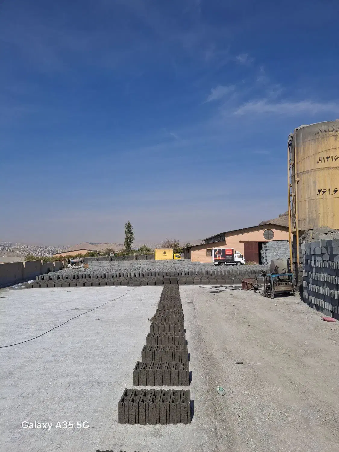 کارگر ساده برای کار در کارگاه بلوک زنی|استخدام معماری، عمران و ساختمانی|سنندج, |دیوار