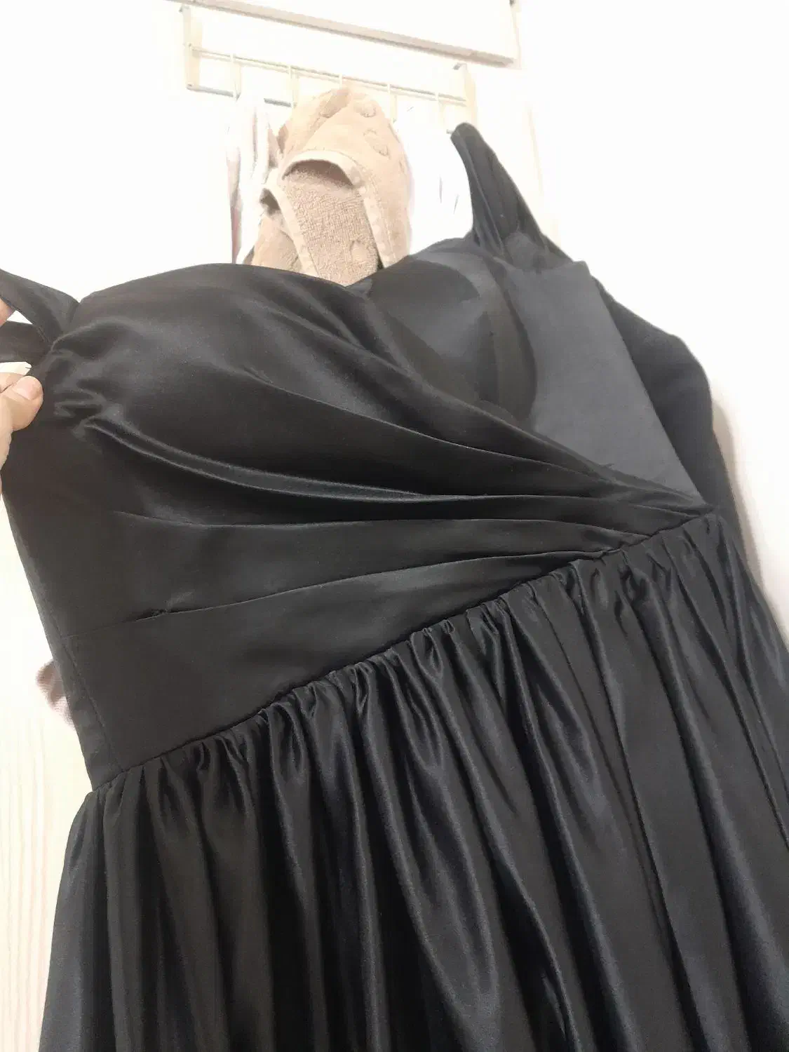 لباس|لباس|اسلام‌شهر, شهرک امام حسین (میان آباد)|دیوار