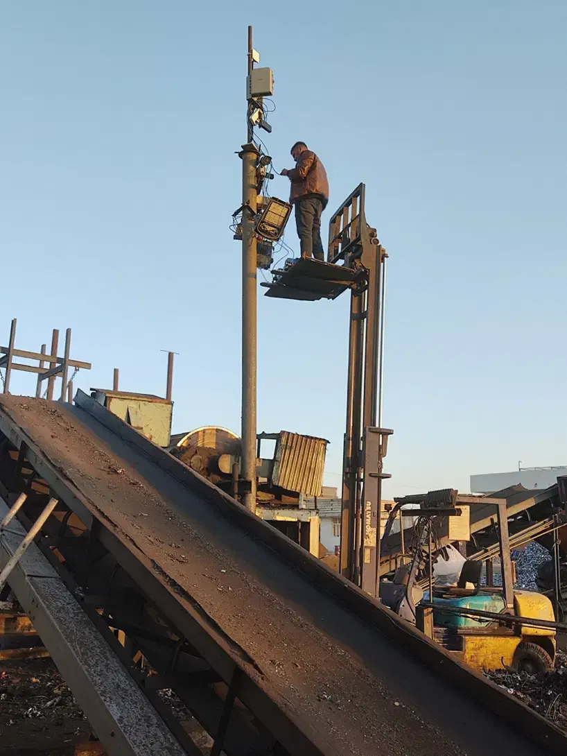 نصب و فروش دوربین مداربسته و دزدگیر|دوربین مداربسته|بروجن, |دیوار