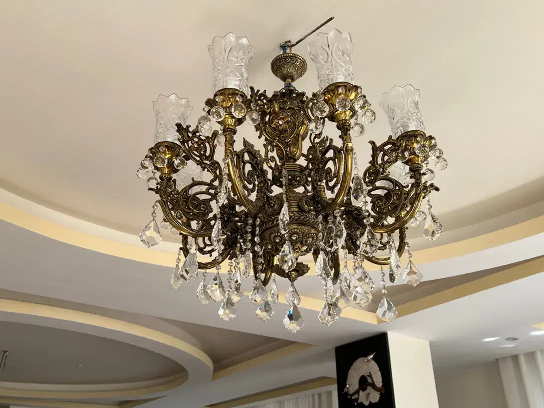 لوستر|لوستر و چراغ آویز|تهران, جوانمردان (اندیشه)|دیوار