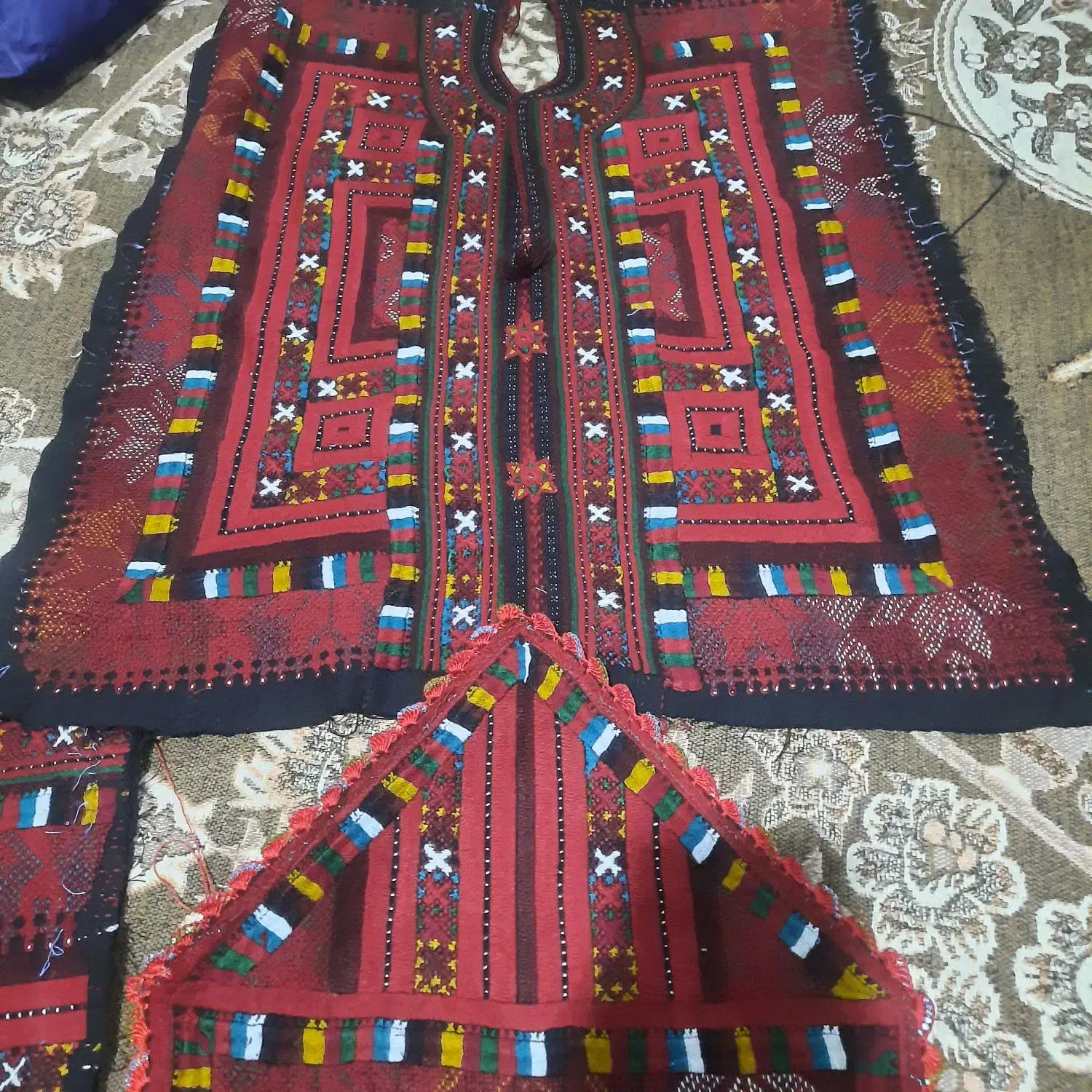 زی و آستین نو|لباس|میرجاوه, |دیوار