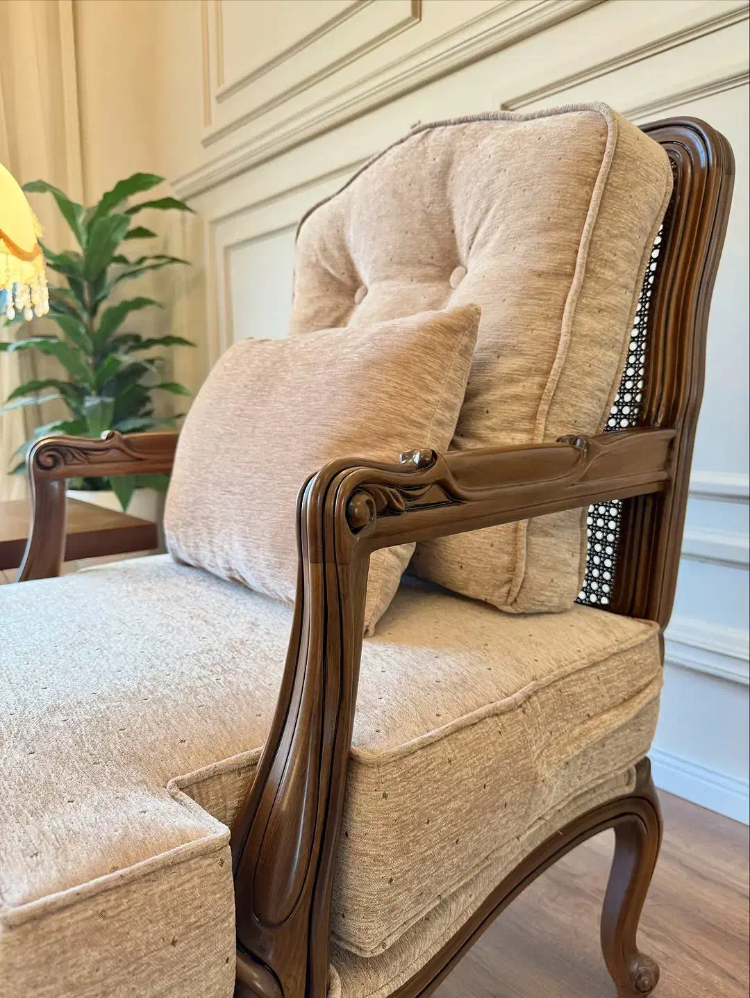 مبل منزلتون‌رو ۴۰ درصد زیر قیمت فروشگاه تهیه کنید|مبلمان خانگی و میز عسلی|نیشابور, ده حلاج|دیوار