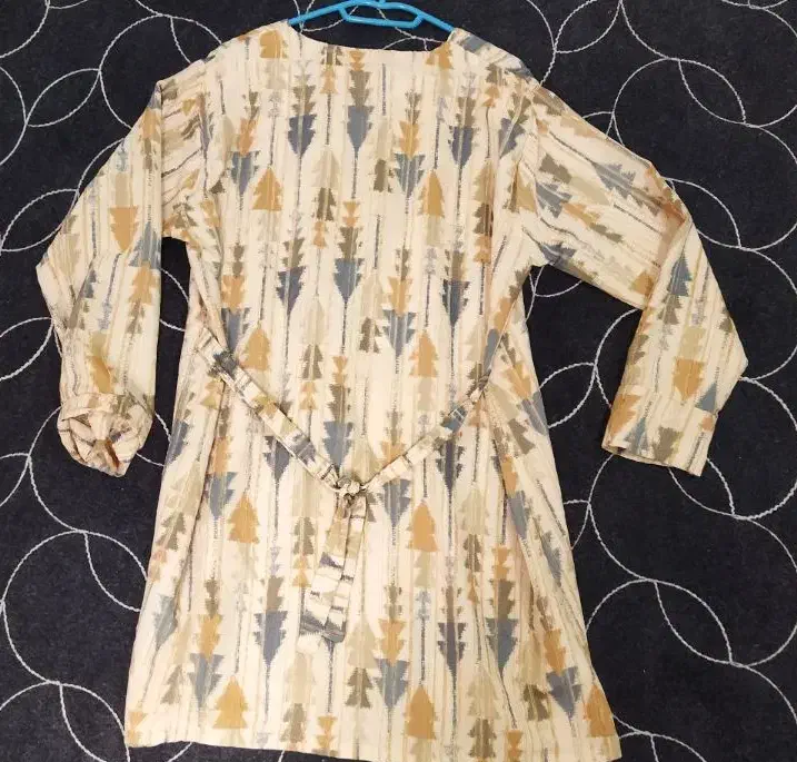 تعدادی مانتو شومیز|لباس|مرودشت, ابوذر شمالی‎|دیوار