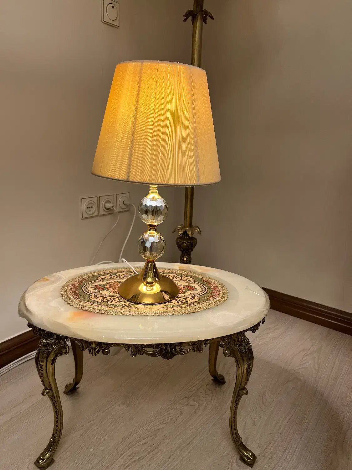 آباژور کنار سالنی|چراغ خواب و آباژور|تهران, سازمان برنامه شمالی|دیوار