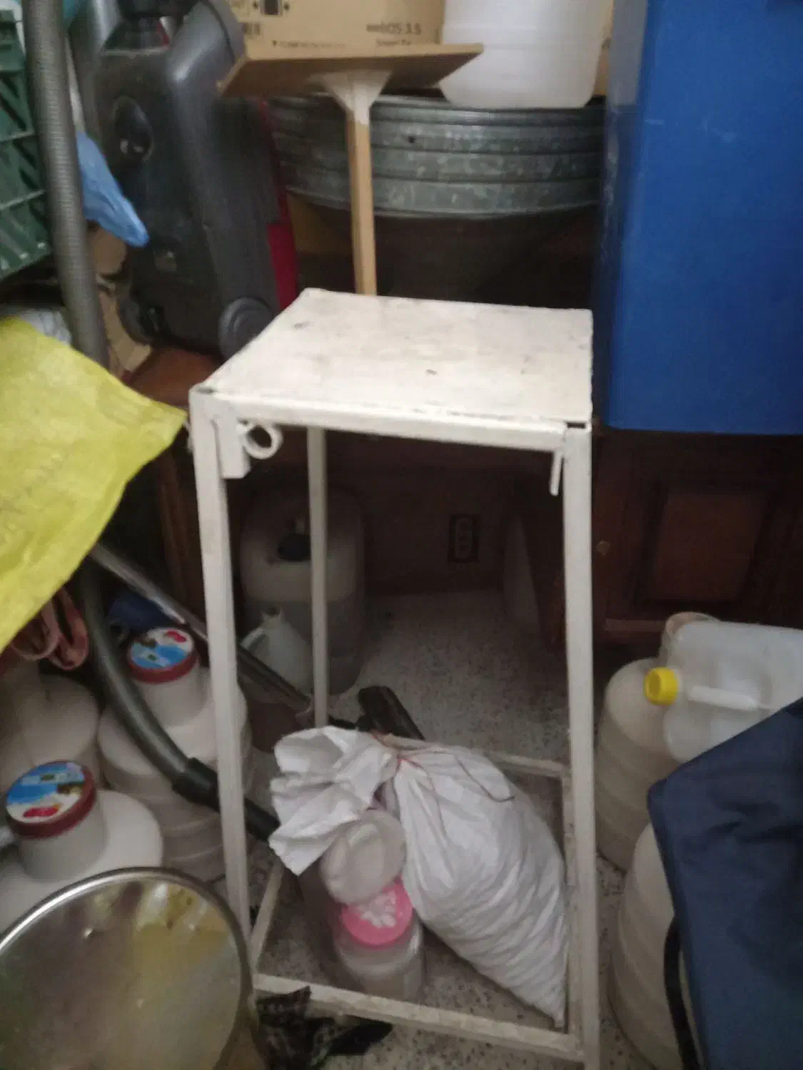 چهارپایه آهنی|صندلی و نیمکت|قزوین, |دیوار