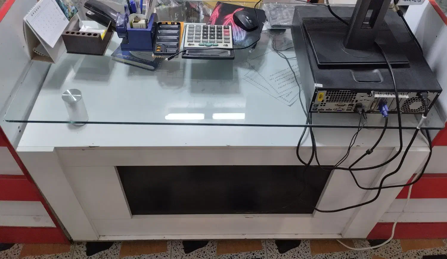 میز دارای دو کشو|فروشگاه و مغازه|اردکان, |دیوار