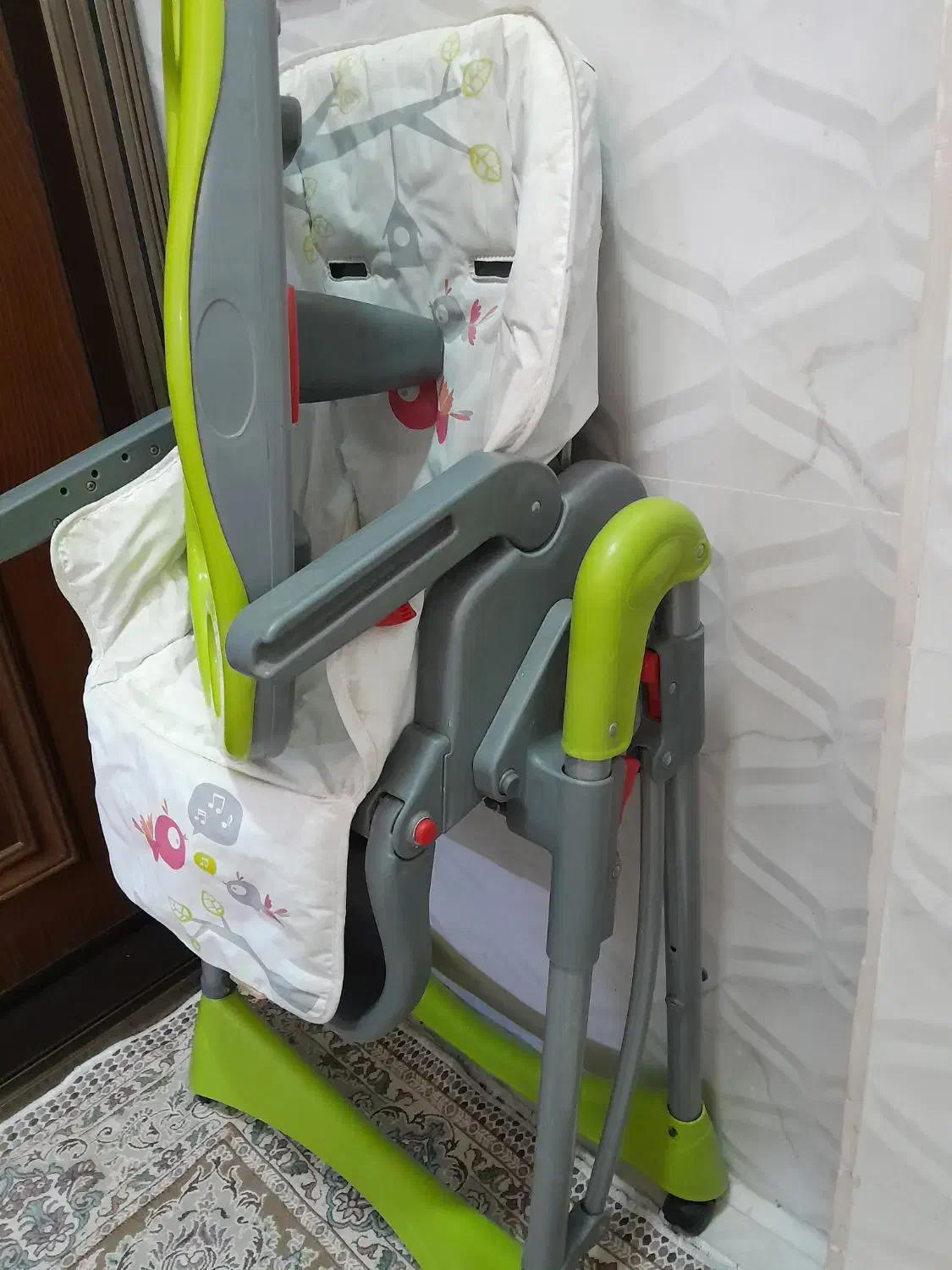 صندلی غذا بچه|تخت و صندلی بچه|قم, شاه سید علی|دیوار