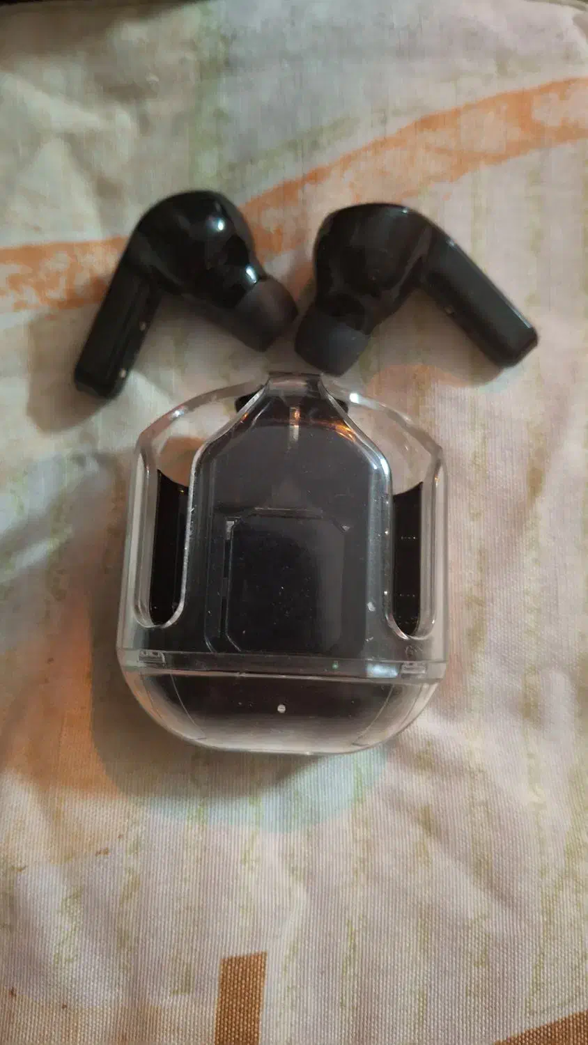 ایرپاد تقریبا نو استفاده نشده|لوازم جانبی موبایل و تبلت|اصفهان, مسجد مصلی|دیوار