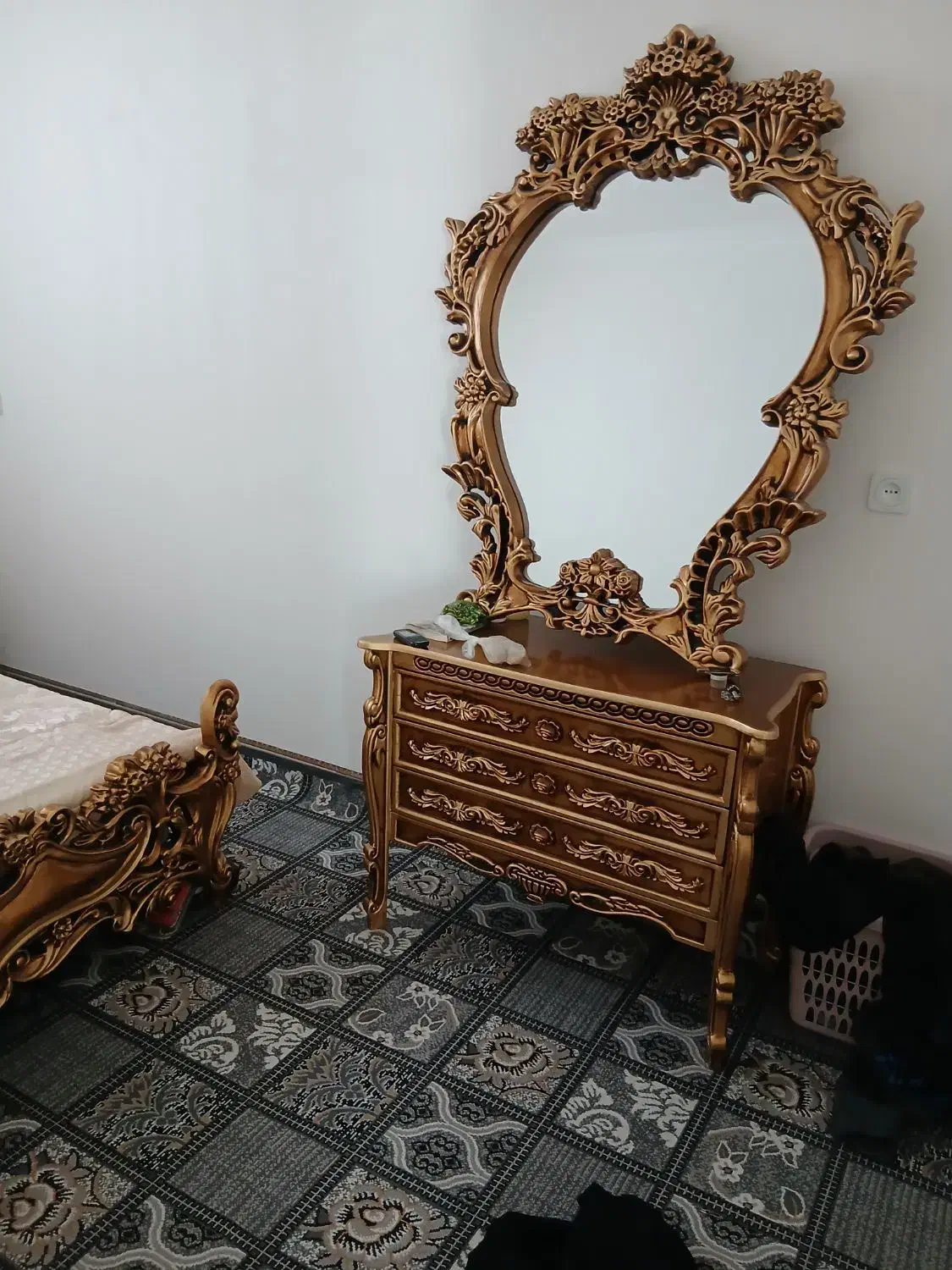 سرویس خواب نو اصلا استفاده نشده|تخت و سرویس خواب|زرند, |دیوار