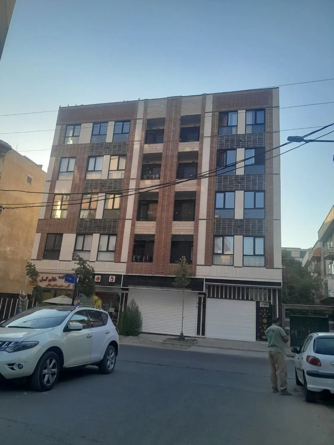 آپارتمان نوساز قابل معاوضه با ماشین والباقی پول - تصویر 1 از 20