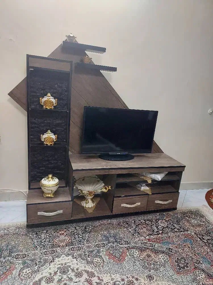 باسلام حراج وسایل تمیز وسالم|مبلمان خانگی و میز عسلی|رشت, کوی بیانی|دیوار