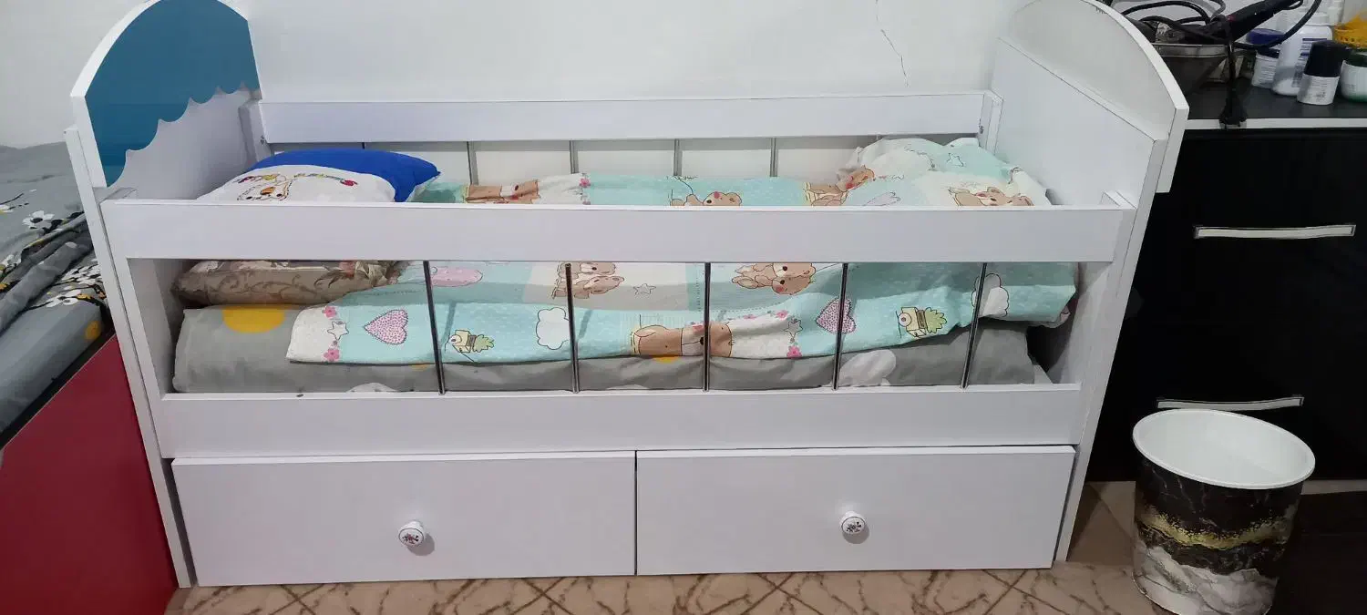 تخت خواب کشو دار گهواره ای بچه|تخت و صندلی بچه|میانه, |دیوار