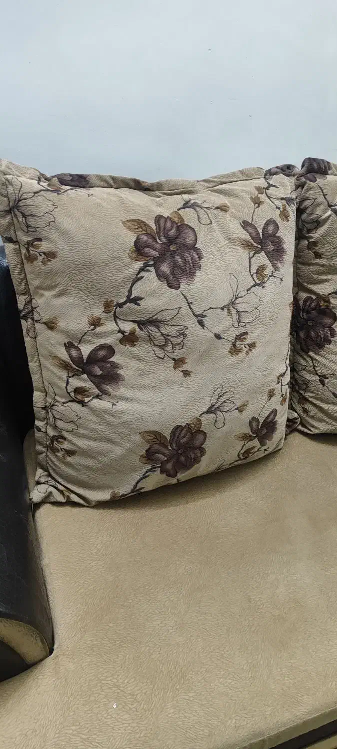 مبل راحتی نیم ست پنج نفره|مبلمان خانگی و میز عسلی|قم, آزادگان|دیوار