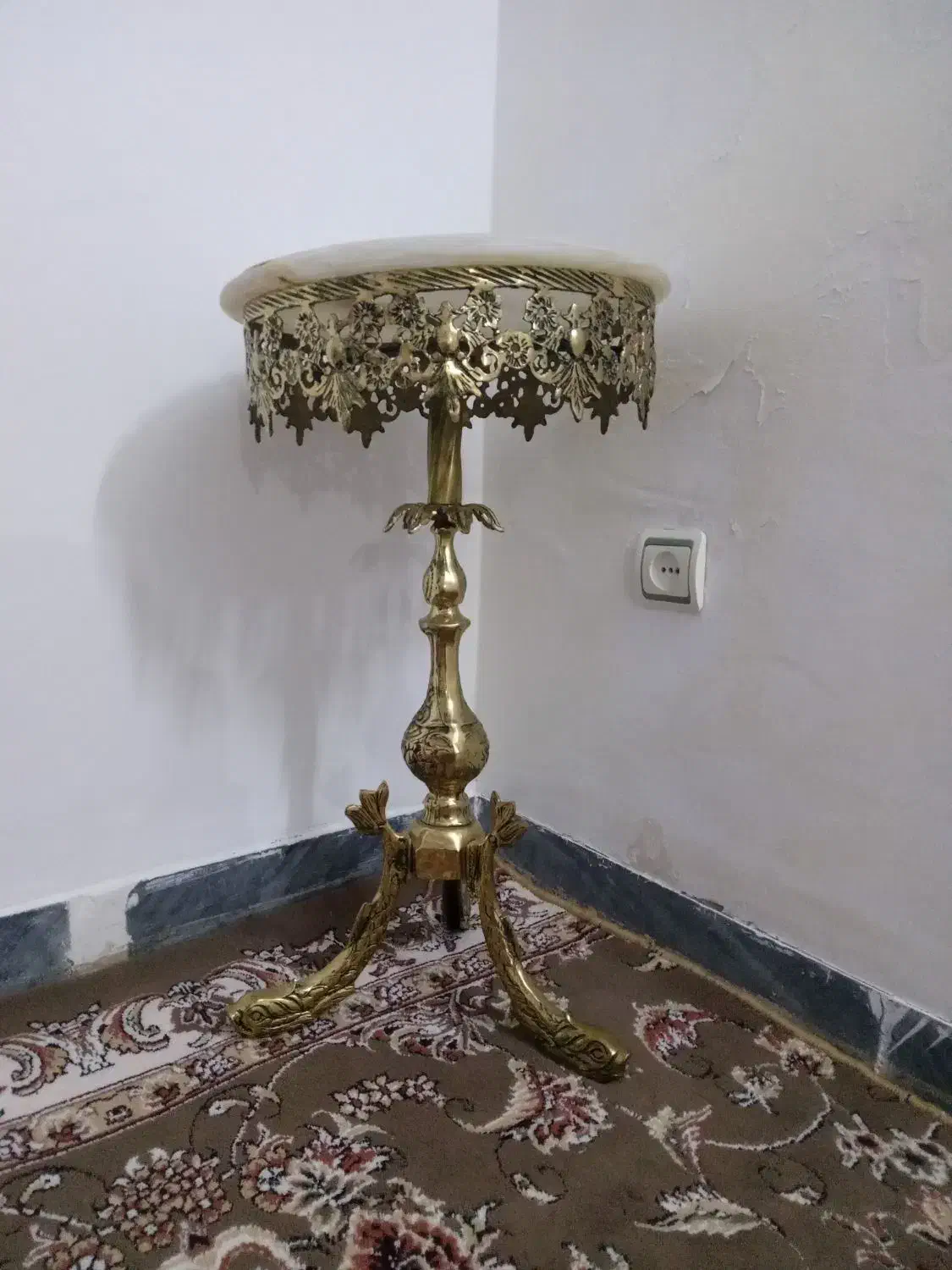 میز برنجی|مبلمان خانگی و میز عسلی|اراک, |دیوار