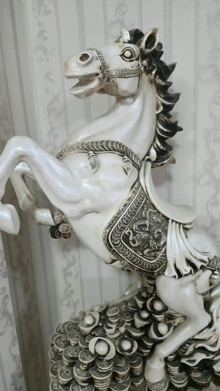 مجسمه به همرا پایه|مجسمه، تندیس، ماکت|قدس, شهر‌قدس|دیوار