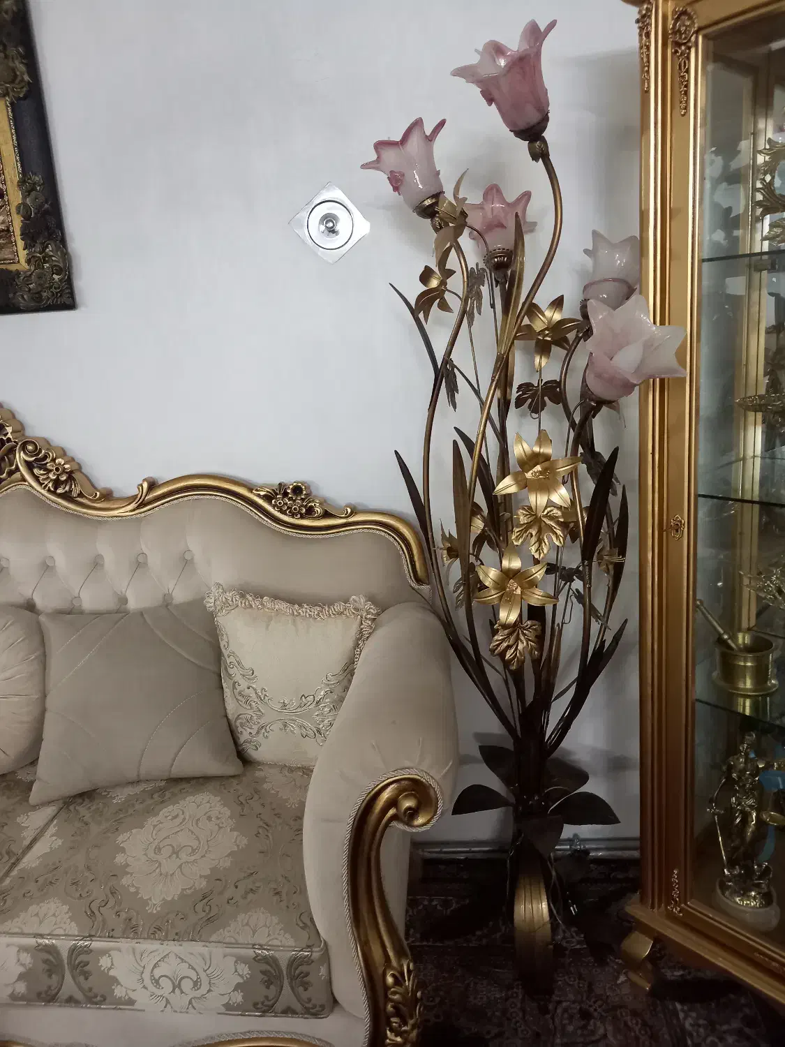 آباژور پنچ شاخه سالم دادم طلایی  رنگ کردند نبودن ج|چراغ خواب و آباژور|خوی, |دیوار