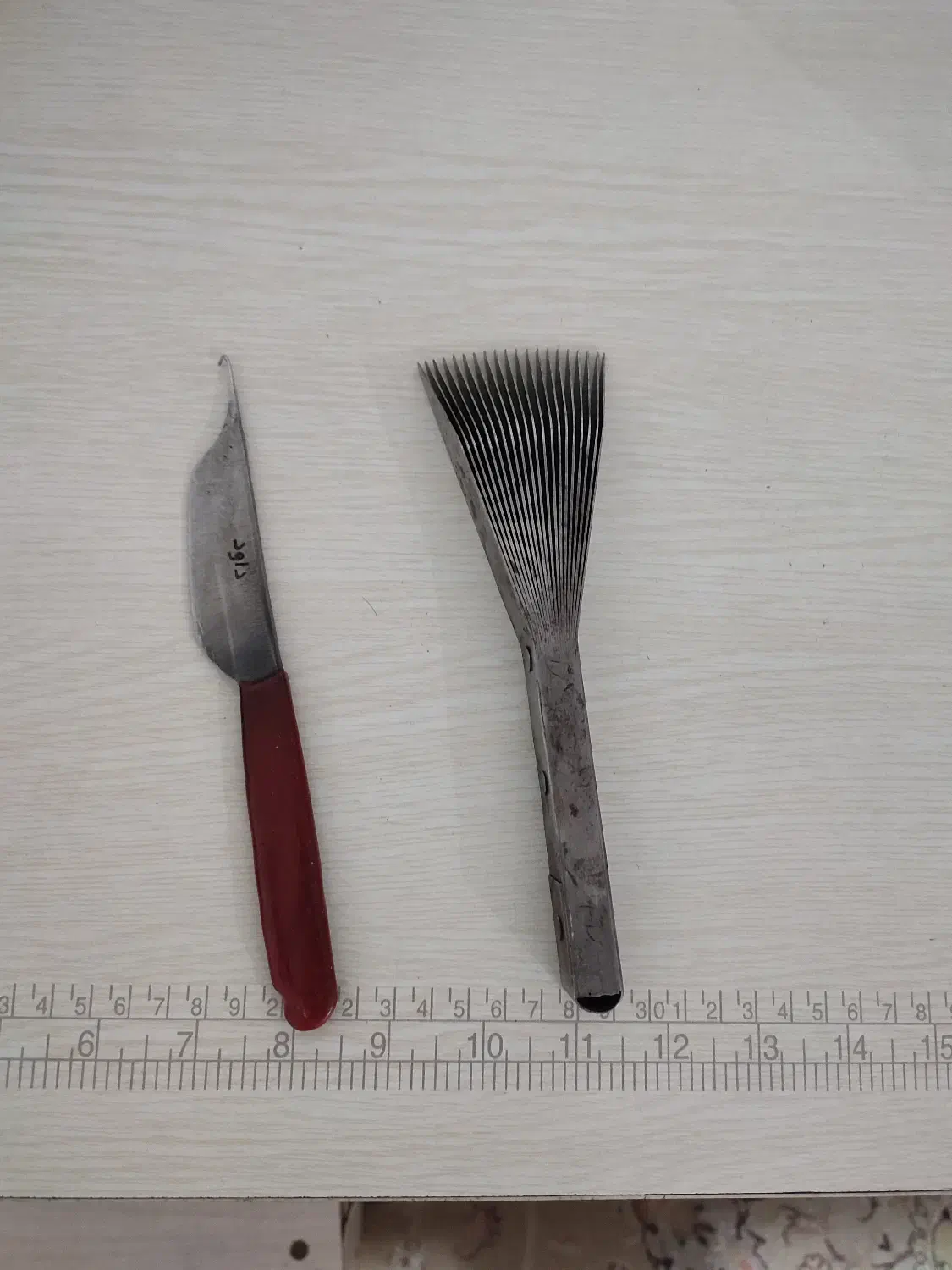 سلام .یک عدد شانه ویک عدد قلاب|لوازم خیاطی و بافتنی|پاکدشت, پاکدشت (مامازند)|دیوار