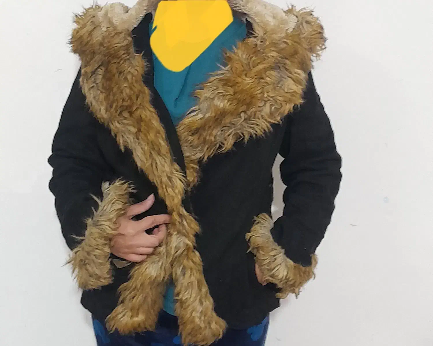 دو عدد کاپشن کاملا سالم خز دار|لباس|قدس, شهر‌قدس|دیوار