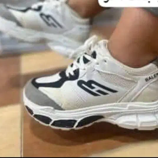 ارزانترین کفش با بهترین کیفیت|کیف، کفش، کمربند|رامشیر, |دیوار