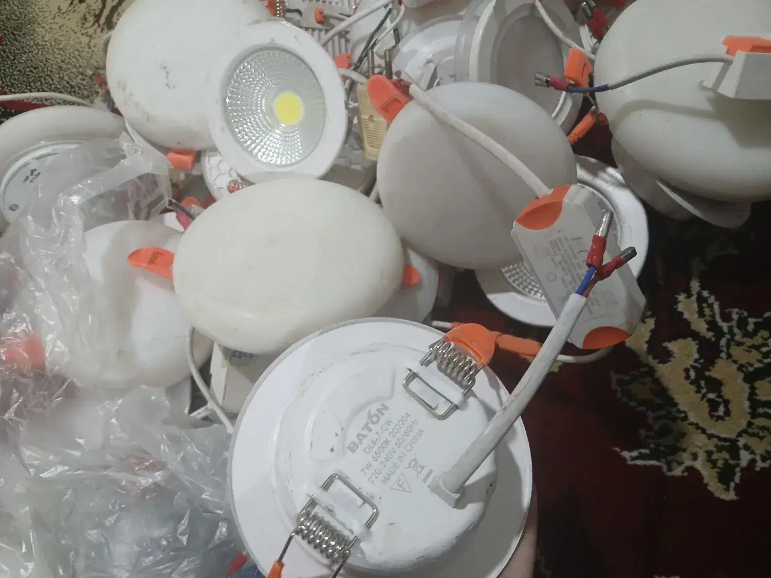 پنل ال ای دی ۱۶ و ۱۸ وات|لامپ و چراغ|شیراز, جوادیه|دیوار