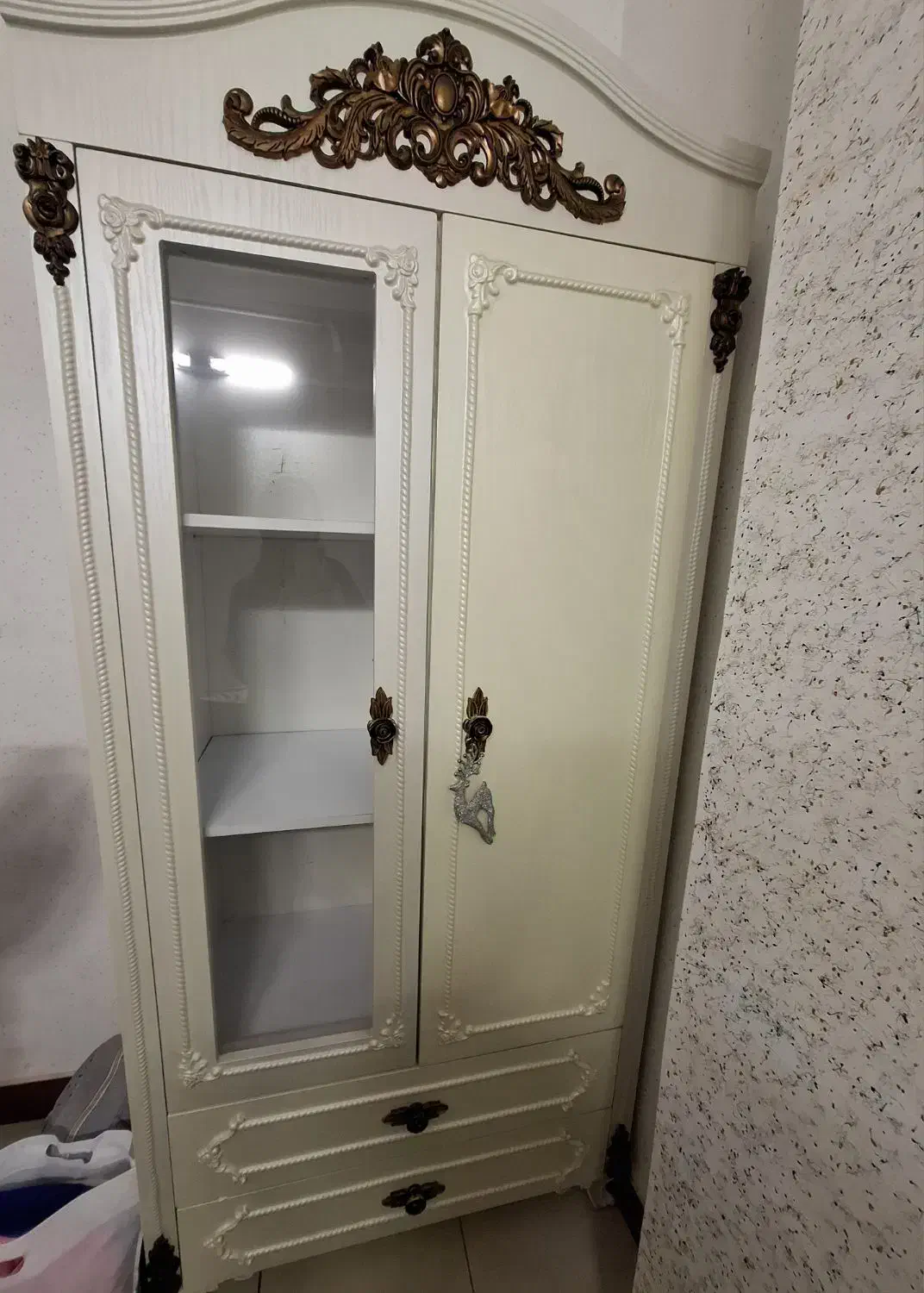 ویترین بوتیک و کمد لباس دخترانه سالم فروش فوری|بوفه، ویترین، کنسول|لنگرود, |دیوار