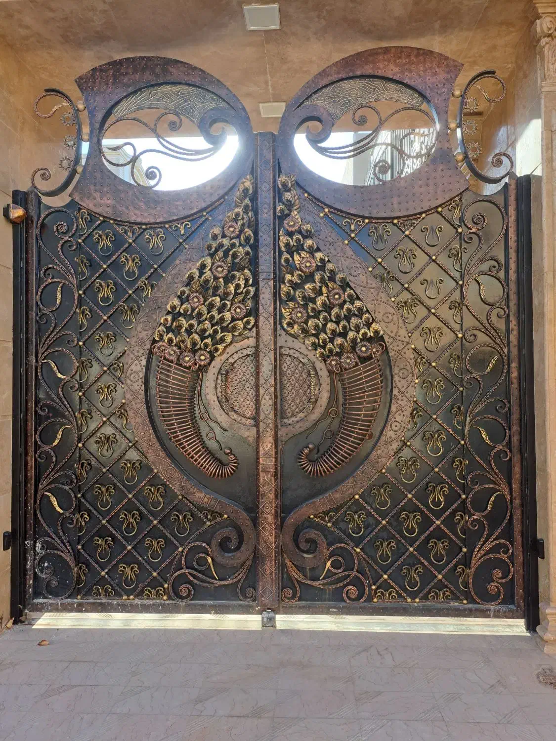 به یک نفر جوشکار درب و پنجره ساز نیازمندیم|استخدام صنعتی، فنی، مهندسی|کازرون, |دیوار