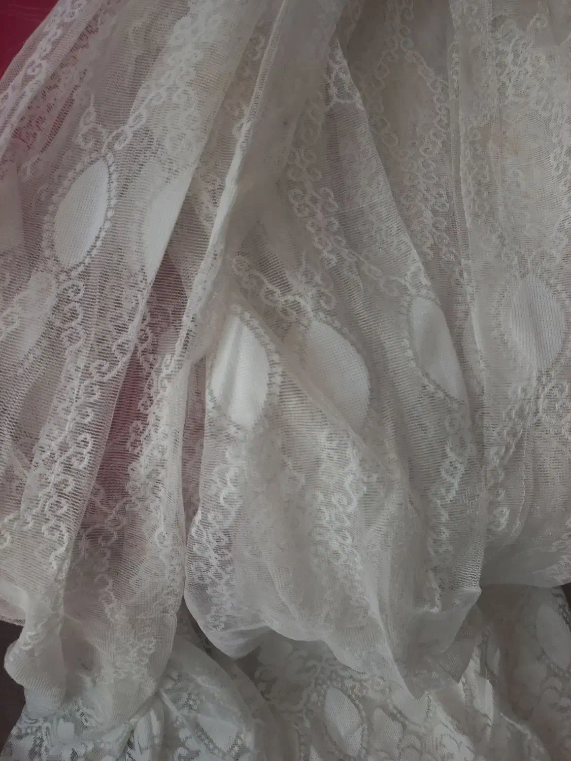 چند عدد پرده و موکت|موکت|نهاوند, |دیوار