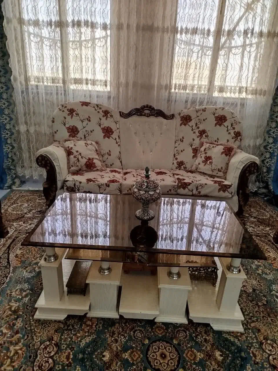 مبل 9 نفره به همراه میز جلو مبلی و عسلی ها|مبلمان خانگی و میز عسلی|محمدشهر, محمدشهر|دیوار