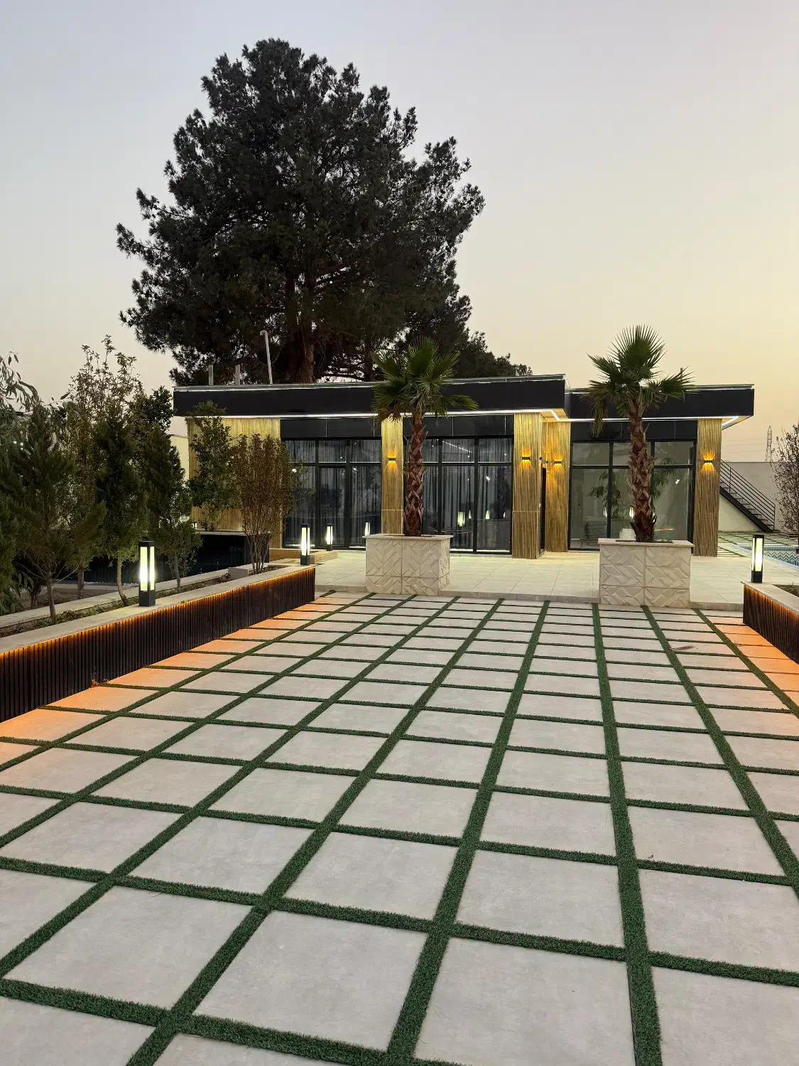 685مترباغ ویلا/داخل شهرک/۲۰۰متربنا/سنددار/استخردار|فروش خانه و ویلا|شهریار, رنگرز|دیوار