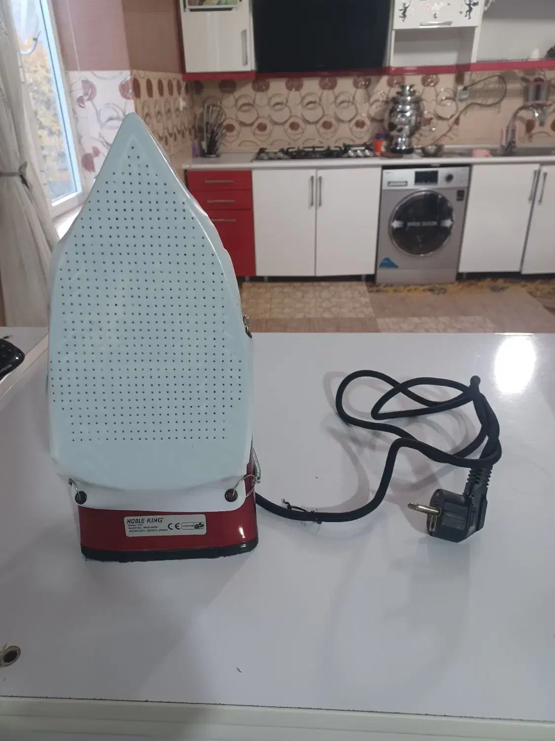 اتوبخاردستی درحدنوهمراه بامحافظ اصلی زیر|اتو و لوازم اتو|وزینه, |دیوار