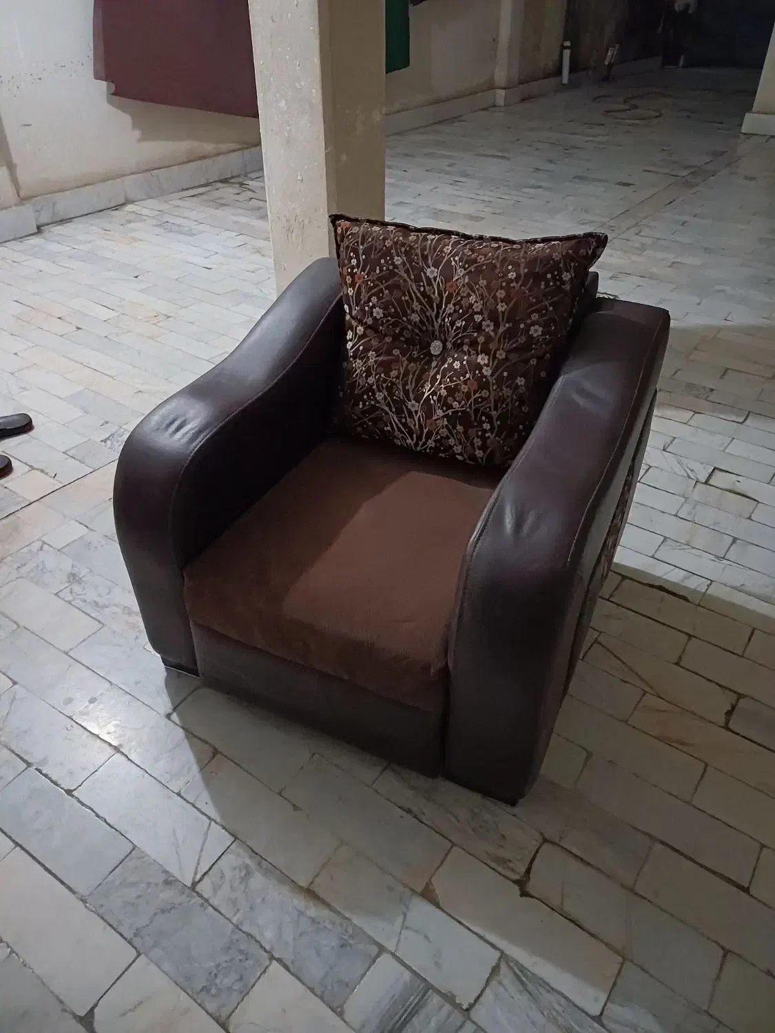 مبلمان|مبلمان خانگی و میز عسلی|صومعه‌سرا, |دیوار