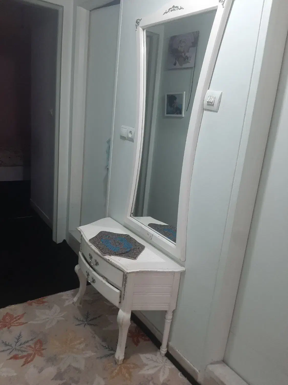 آینه|آینه|تهران, تسلیحات|دیوار