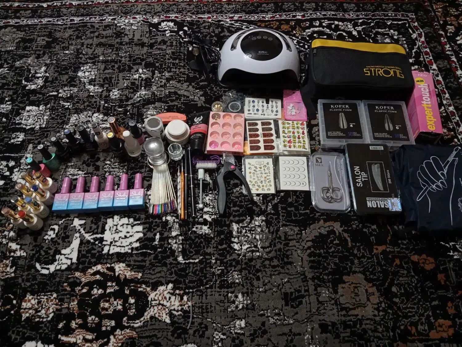 وسایل کاشت ناخن فروش فوری همه باهم|آرایشی، بهداشتی، درمانی|ملایر, |دیوار