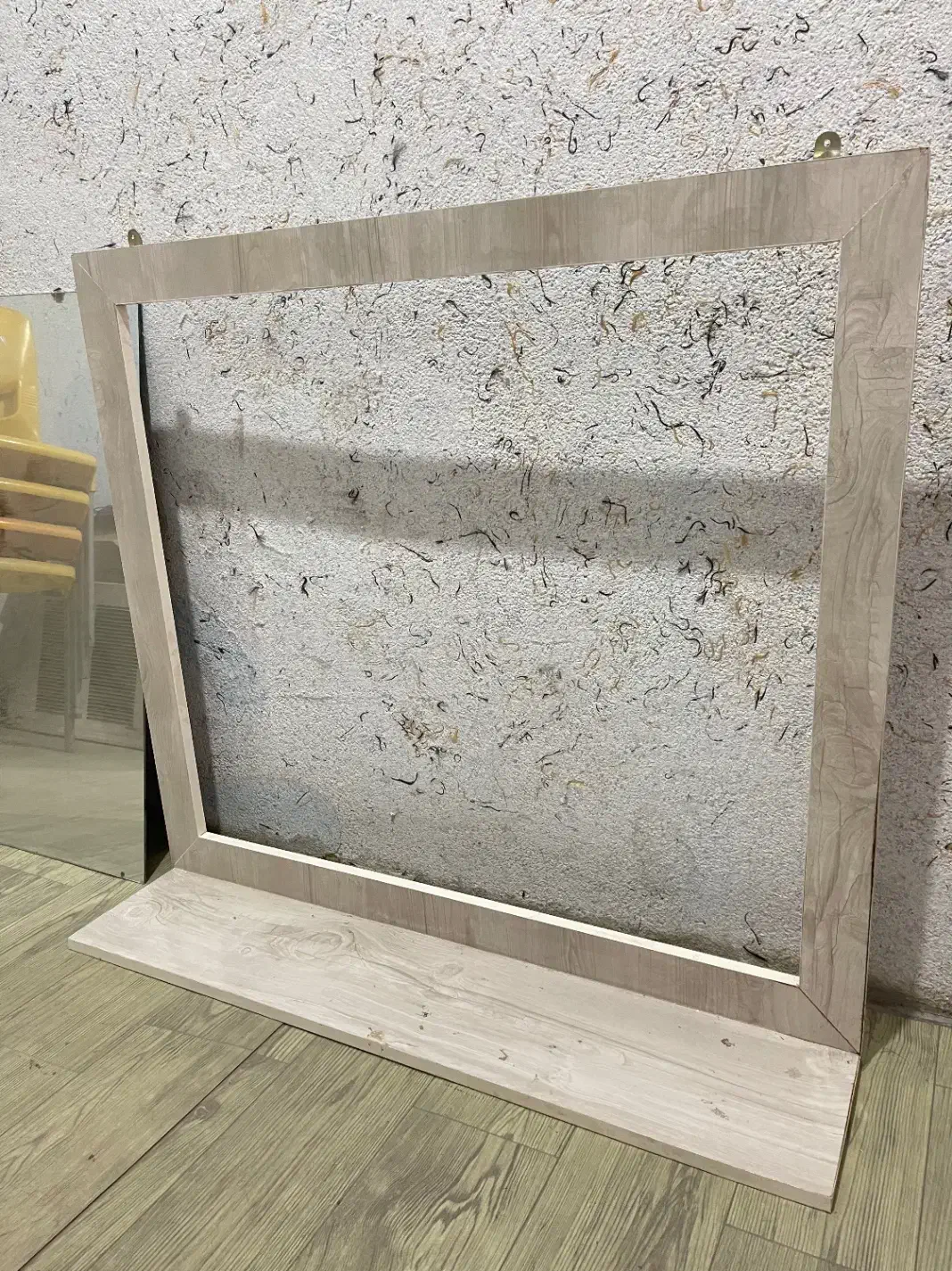 قاب و آینه|آینه|خرم‌آباد, |دیوار