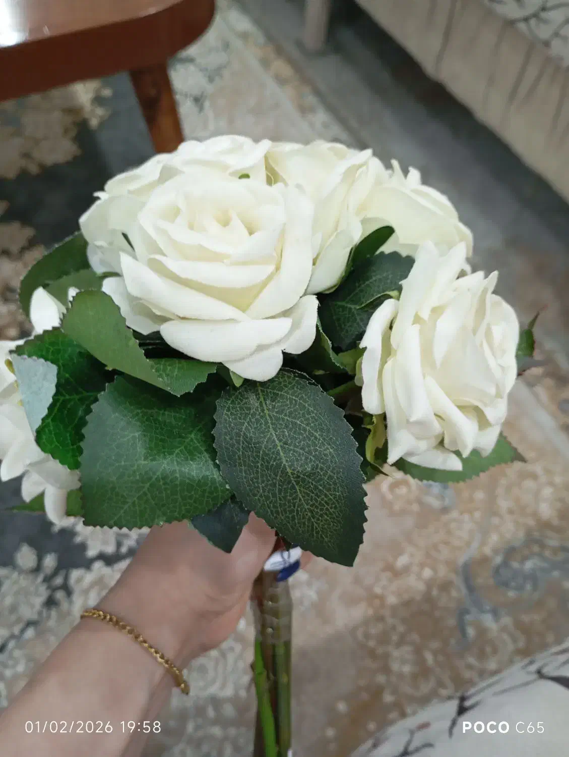 دست گل عروس  زیبا|گل مصنوعی|محمدشهر, همایون ویلا|دیوار