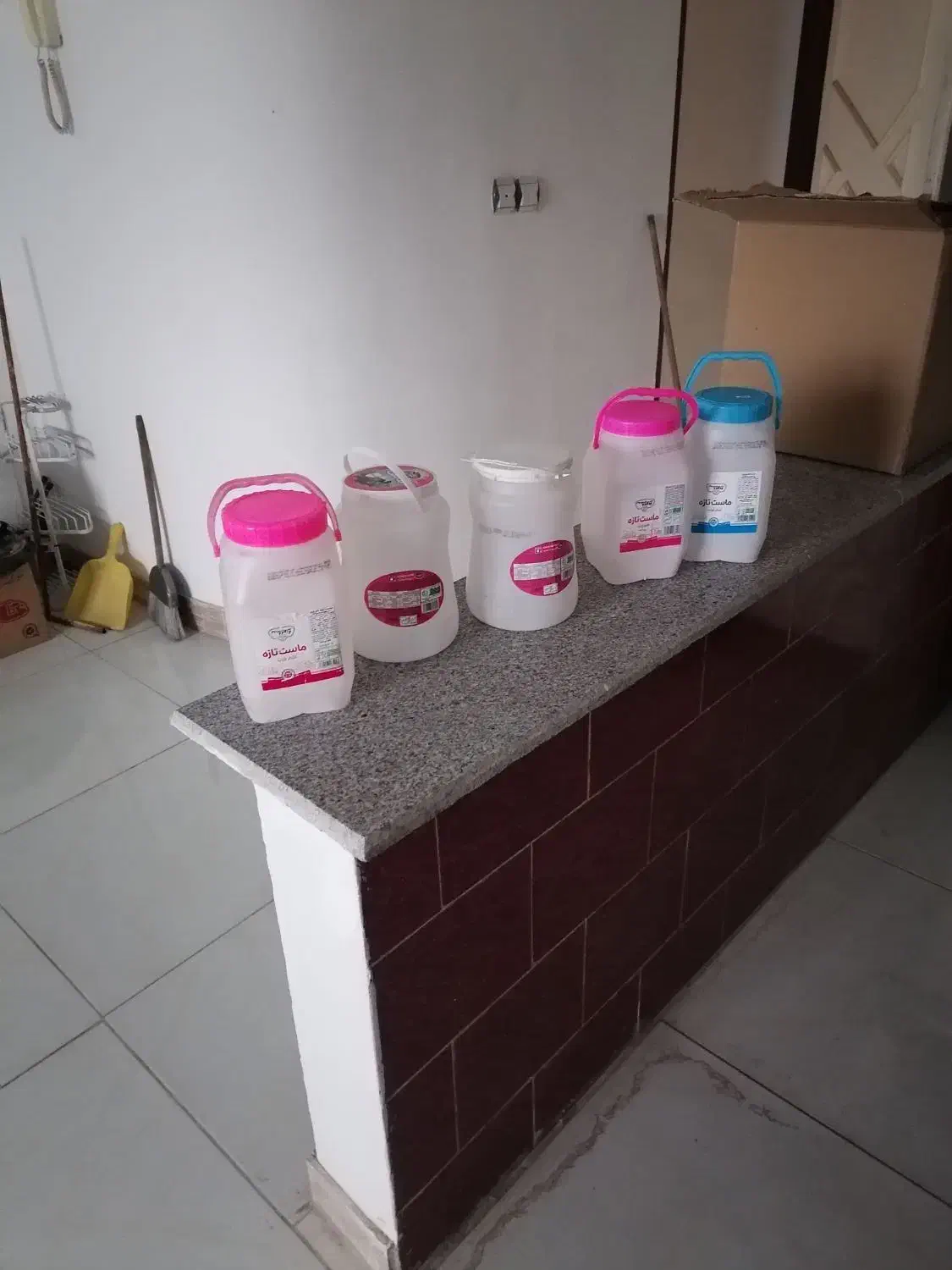 دبه ماست|ظروف نگهدارنده، پلاستیکی، یک‌بارمصرف|رشت, پل تالشان|دیوار