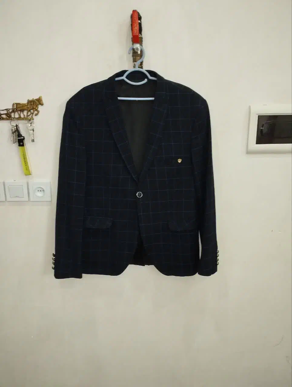 تک کت|لباس|نسیم‌شهر, |دیوار