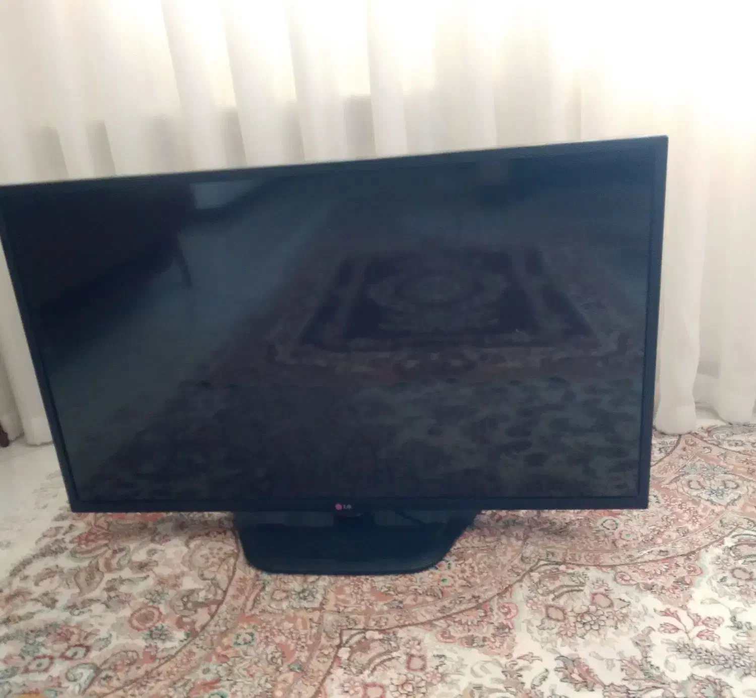 تلویزیون ۴۲ اینچ ال جی|تلویزیون و پروژکتور|ایلام, |دیوار