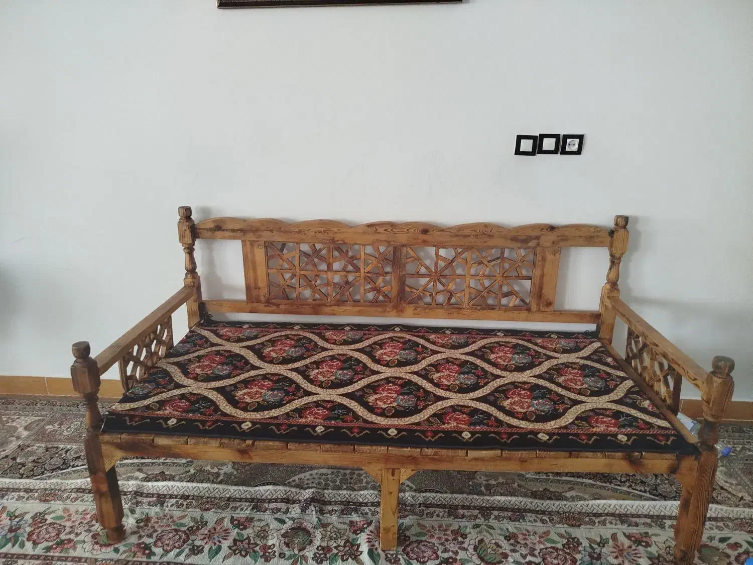 تخت شاهنشین|تخت و سرویس خواب|اسلام‌‌آباد غرب, |دیوار