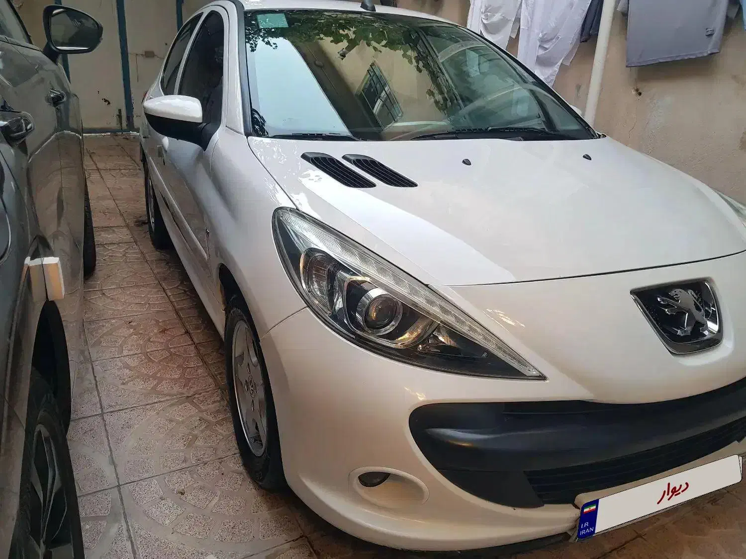 ۲۰۷ مدل ۹۶ سقف فلز|خودرو سواری و وانت|کرمانشاه, |دیوار