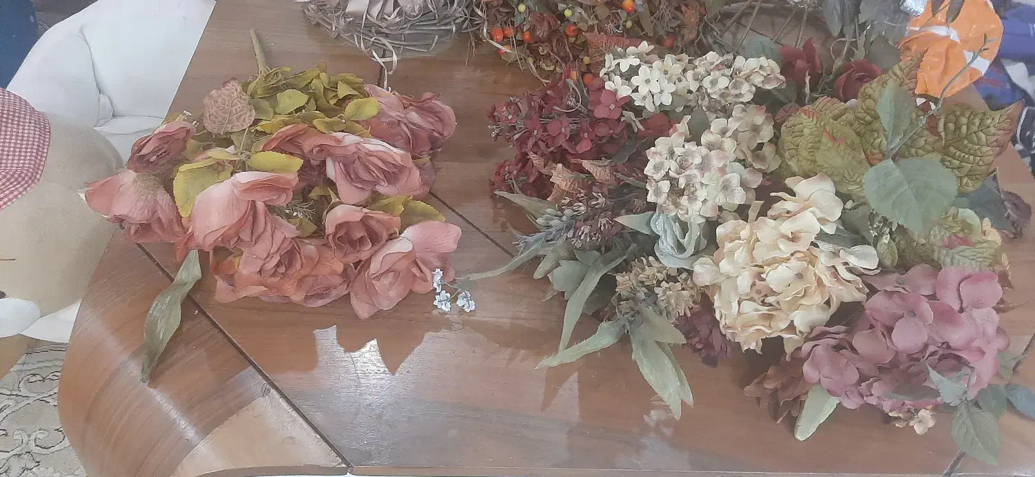 گل مصنوعی خارجی درجه یک حدود ۳۰۰ شاخه|گل مصنوعی|کرج, شهرک جهاننما|دیوار