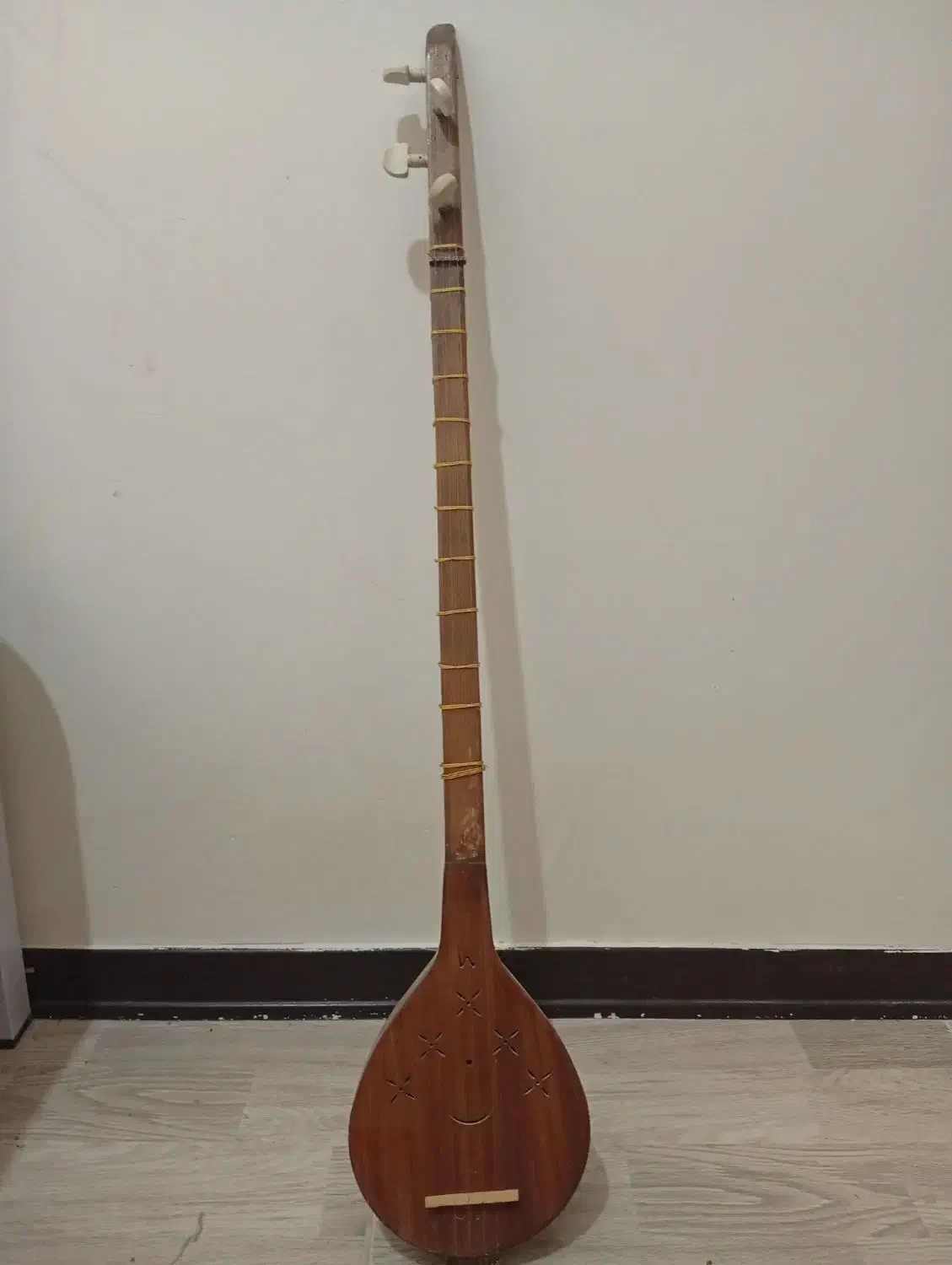 فروش سه تار|سازهای سنتی|پیشوا, |دیوار