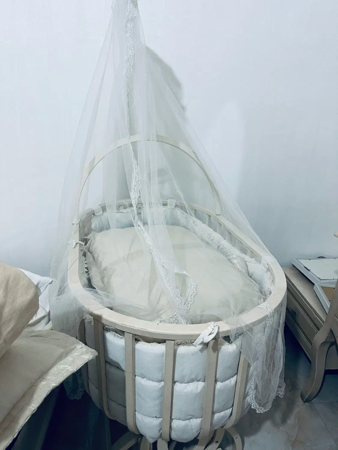 گهواره|تخت و صندلی بچه|هشتگرد, شهرک اداری|دیوار