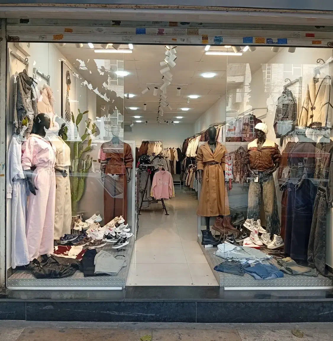 فروشنده خانم افسریه|استخدام خدمات فروشگاه و رستوران|تهران, افسریه شمالی|دیوار