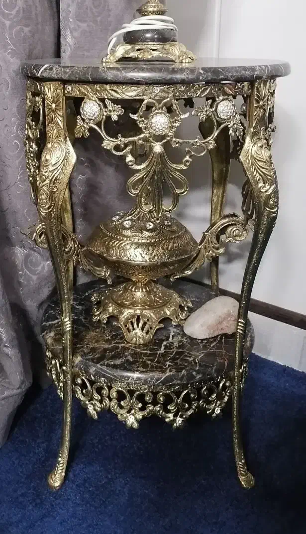 میز تلفن دوطبقه برنزی|صنایع دستی و سایر لوازم تزئینی|تهران, مشیریه|دیوار