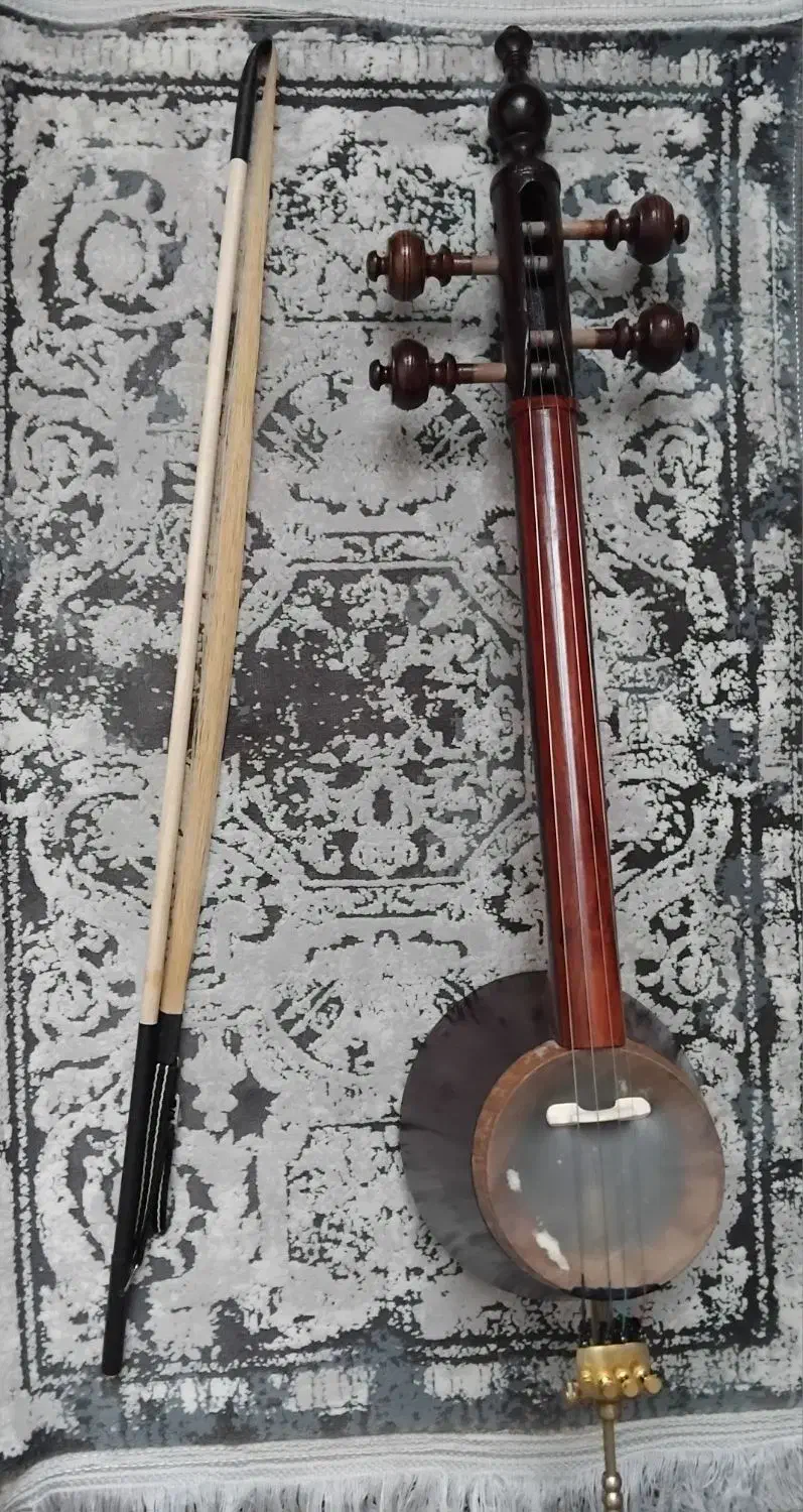 کمانچه استاد هاشمی|سازهای سنتی|شهرکرد, |دیوار