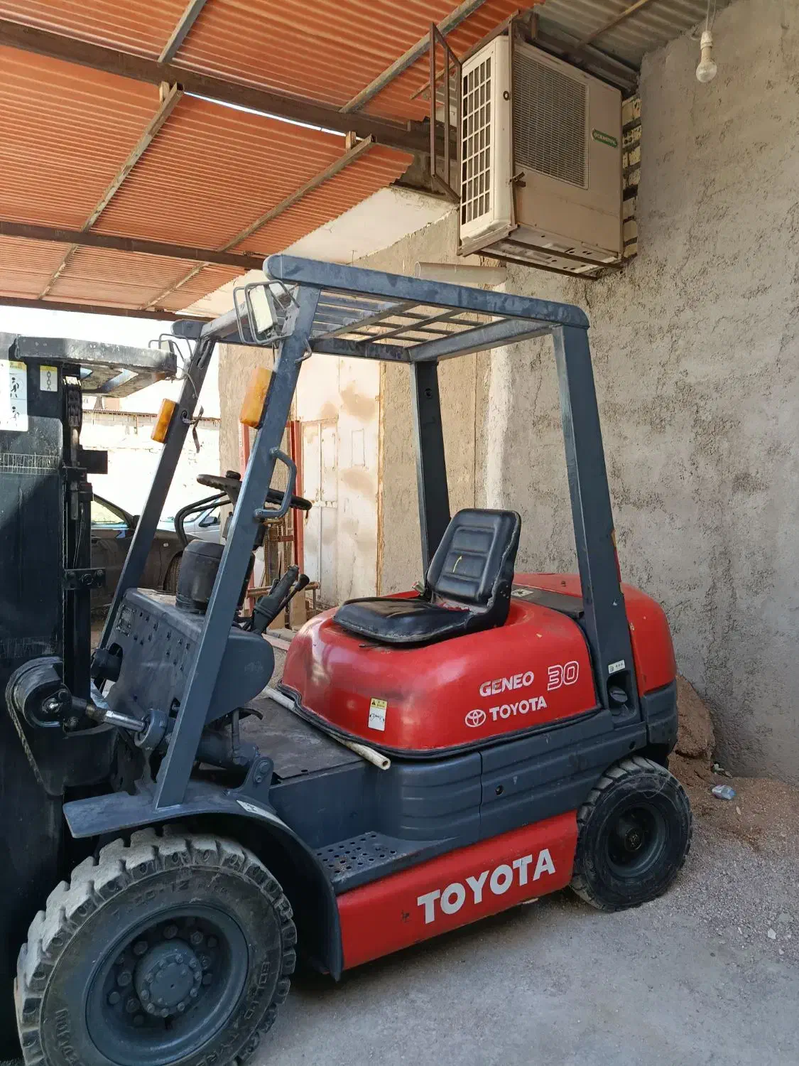 لیف تراک ۳ تن تویتا|ماشین‌آلات صنعتی|آبادان, |دیوار